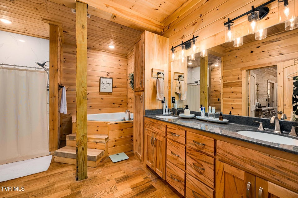 Photo #50: 533 Robinson Hollow Lane