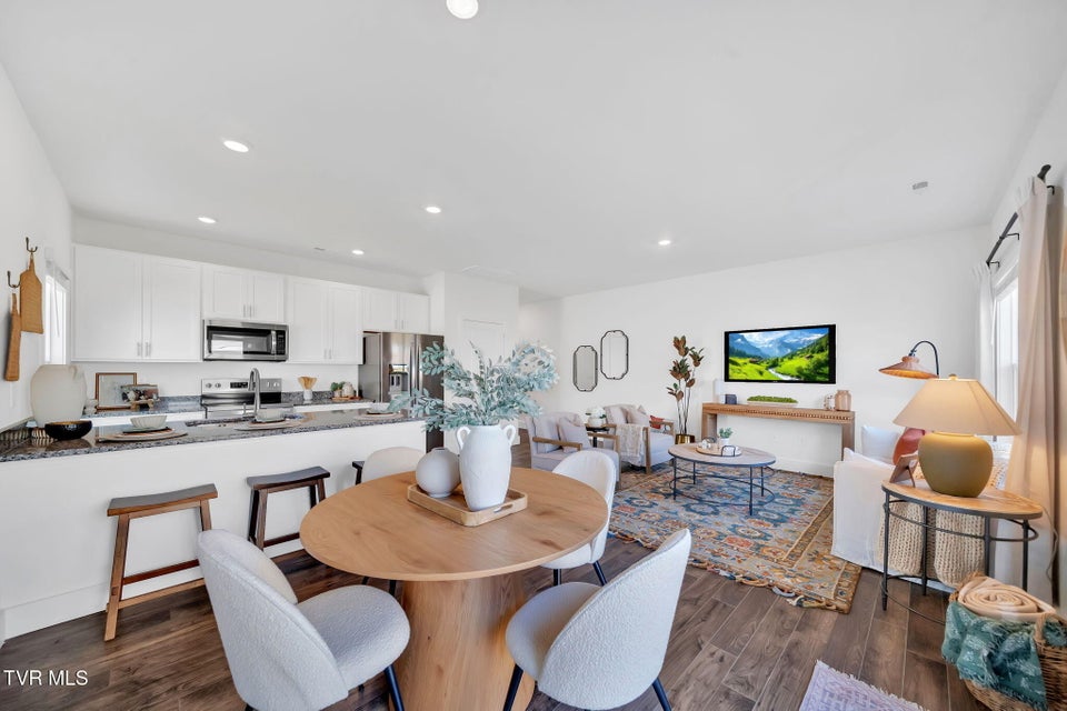 Photo #5: 1178 Wenna Way 