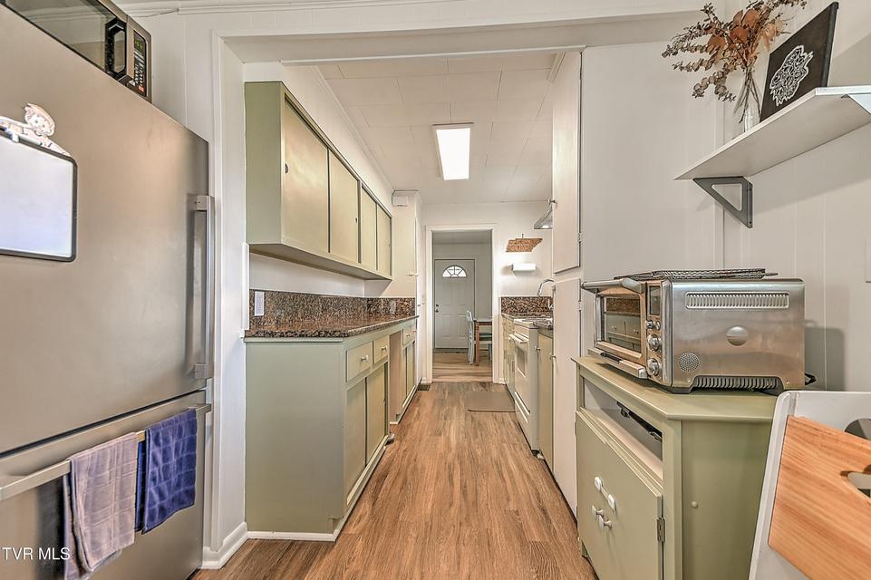 Photo #8: 1017 Harding Avenue