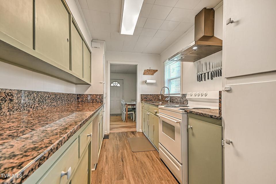 Photo #9: 1017 Harding Avenue