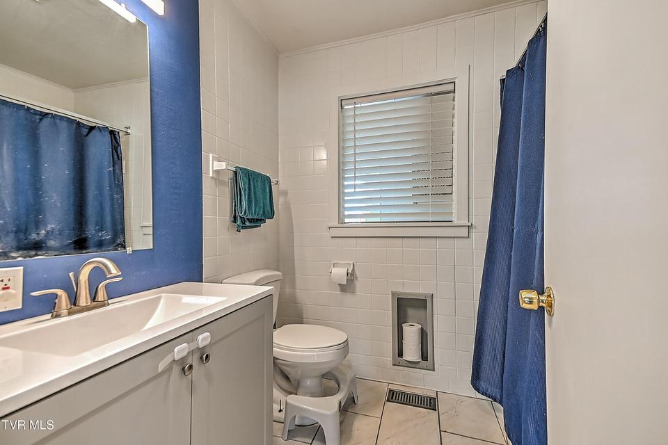 Photo #11: 1017 Harding Avenue