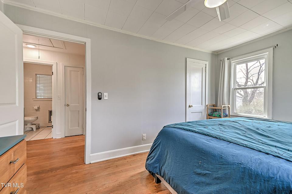 Photo #19: 1017 Harding Avenue