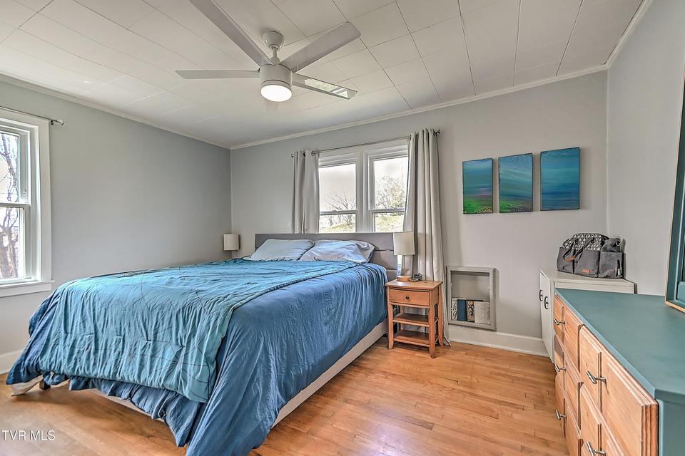 Photo #17: 1017 Harding Avenue