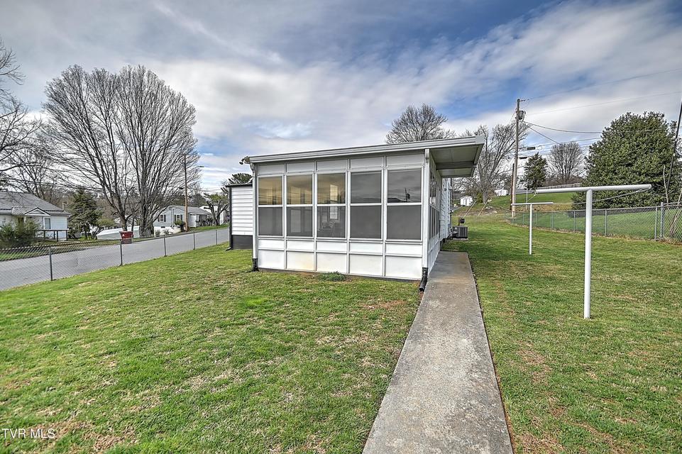 Photo #29: 1017 Harding Avenue