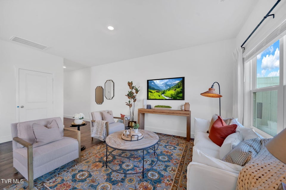 Photo #8: 1182 Wenna Way 