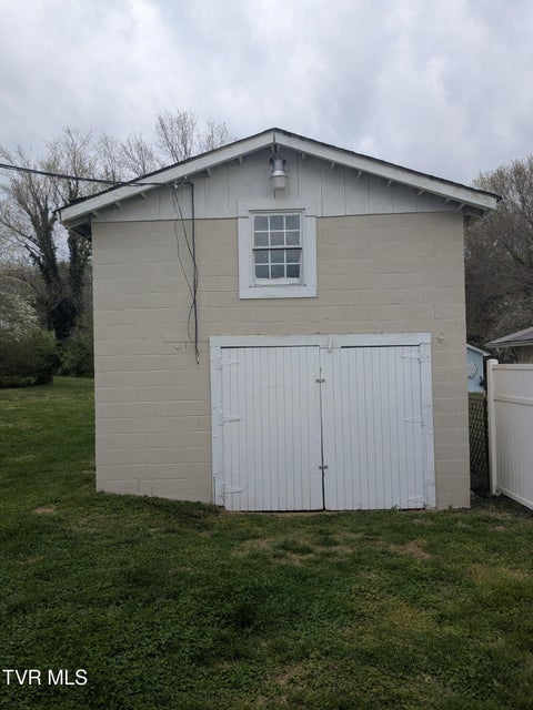 Photo #12: 532 Elm Street