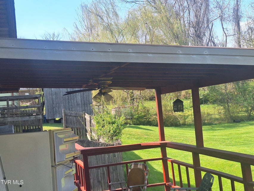 Photo #10: 916 Pine Grove Avenue