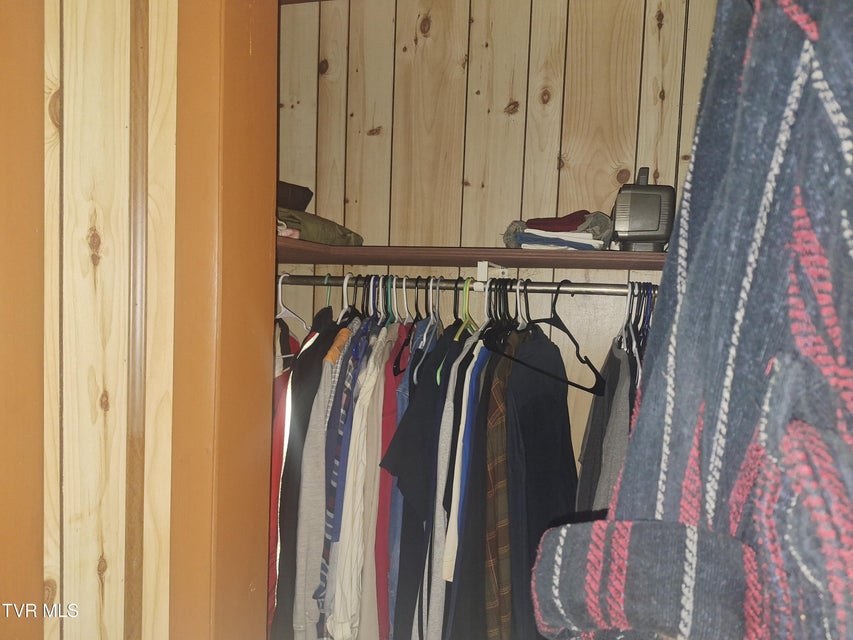 Photo #17: 916 Pine Grove Avenue