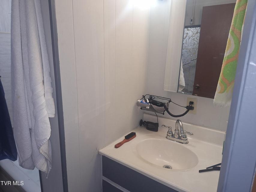 Photo #20: 916 Pine Grove Avenue