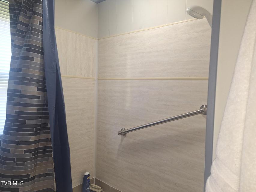 Photo #21: 916 Pine Grove Avenue