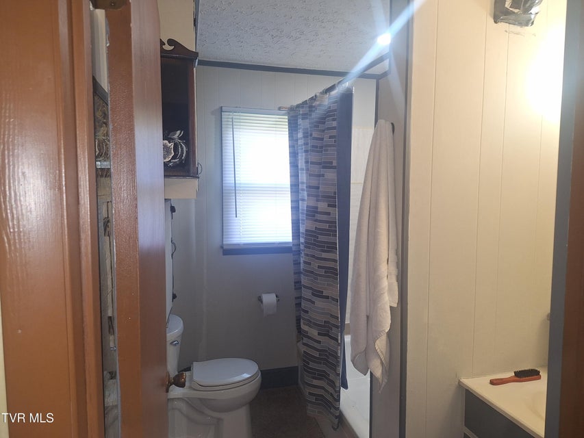 Photo #22: 916 Pine Grove Avenue