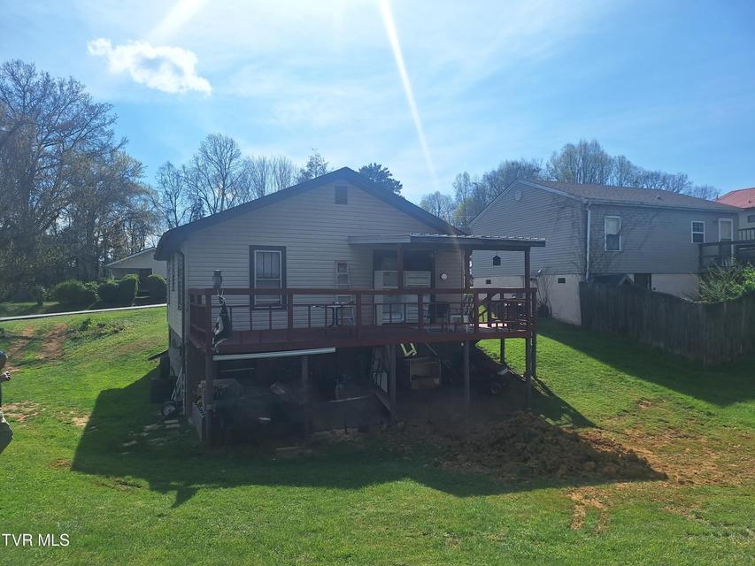 Photo #7: 916 Pine Grove Avenue