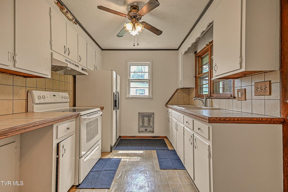 Photo #14: 169 Denton Lane