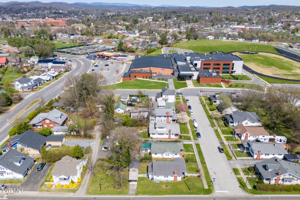 Photo #15: 922 Tremont Avenue