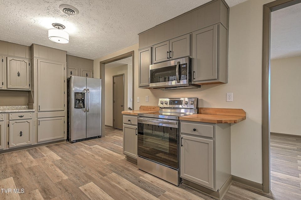 Photo #16: 148 Whitehills Road