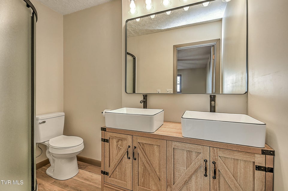 Photo #26: 148 Whitehills Road