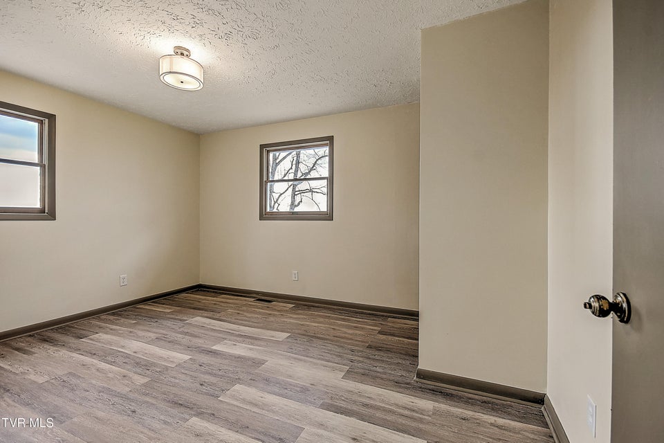 Photo #28: 148 Whitehills Road