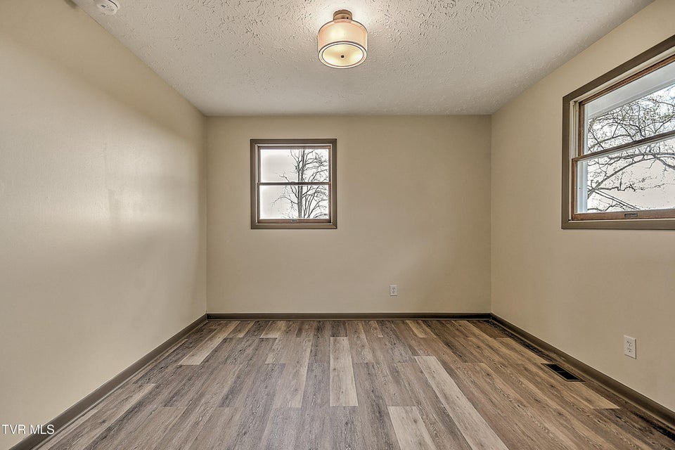 Photo #29: 148 Whitehills Road