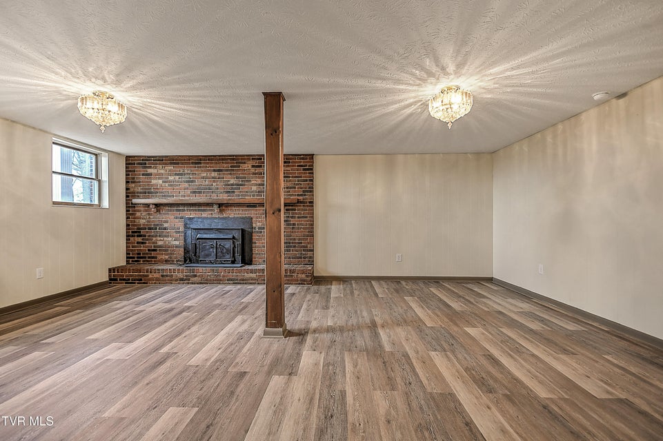 Photo #34: 148 Whitehills Road