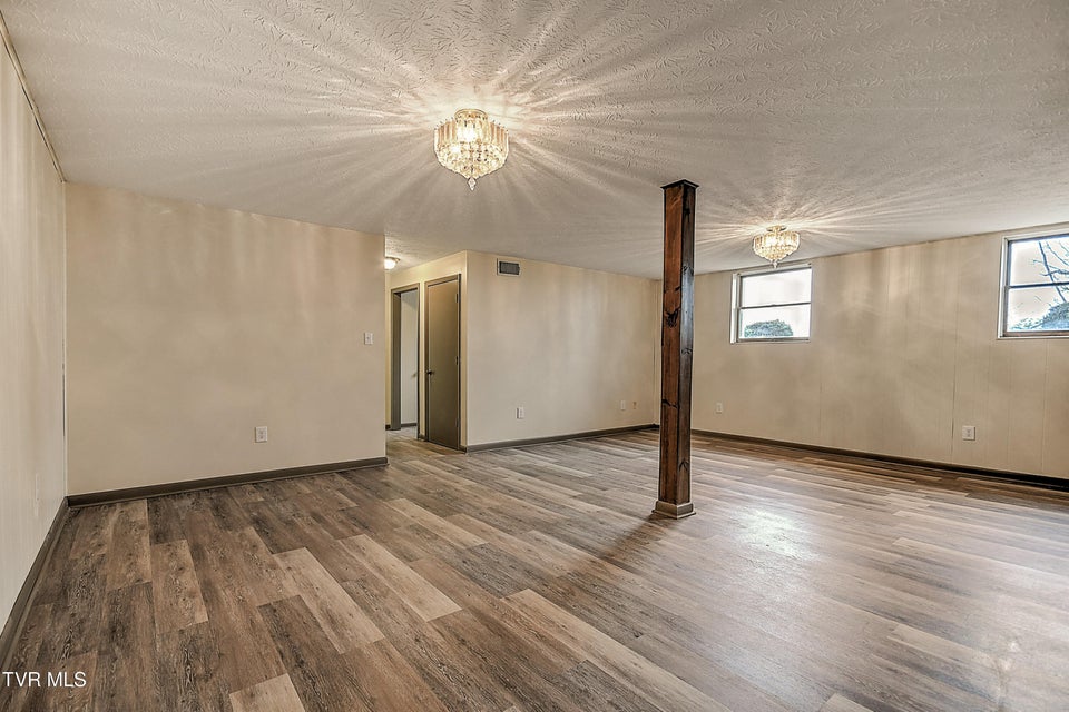 Photo #35: 148 Whitehills Road