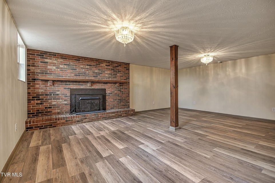 Photo #37: 148 Whitehills Road