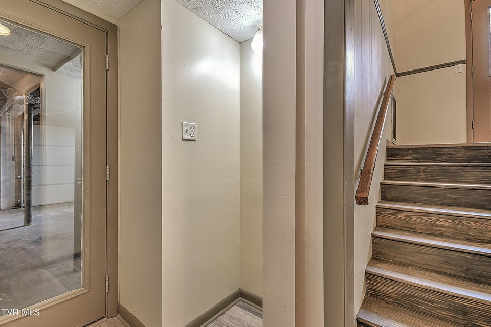 Photo #38: 148 Whitehills Road