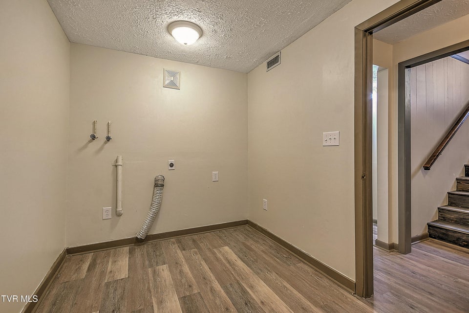 Photo #39: 148 Whitehills Road