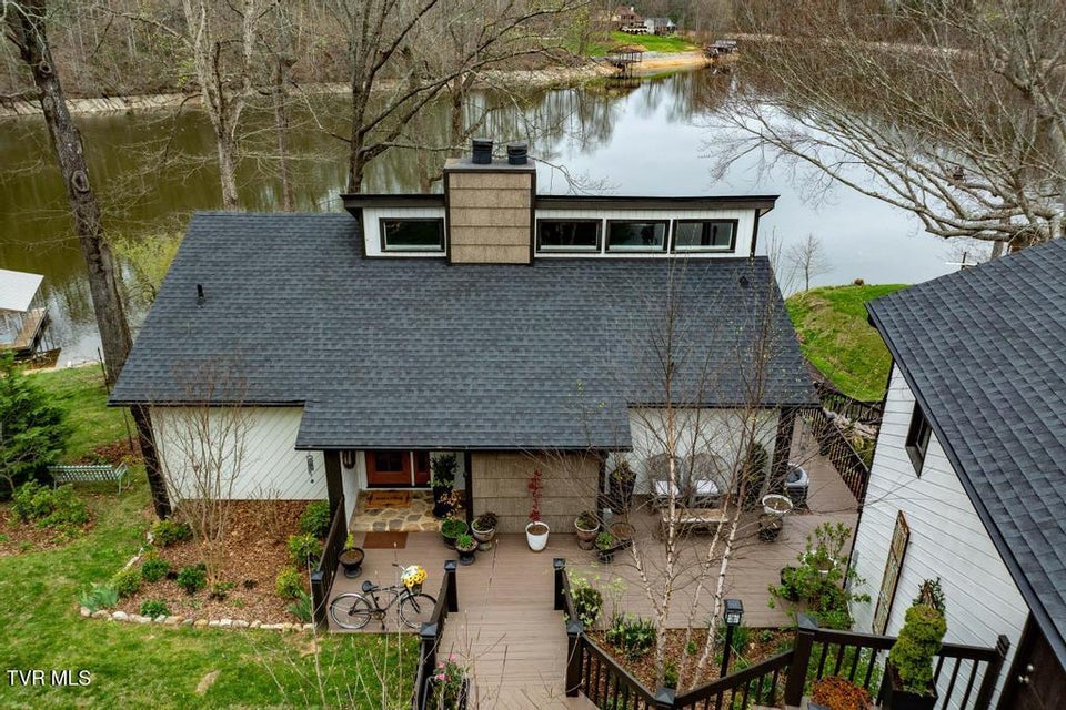 Photo #3: 487 Lakeshore Road