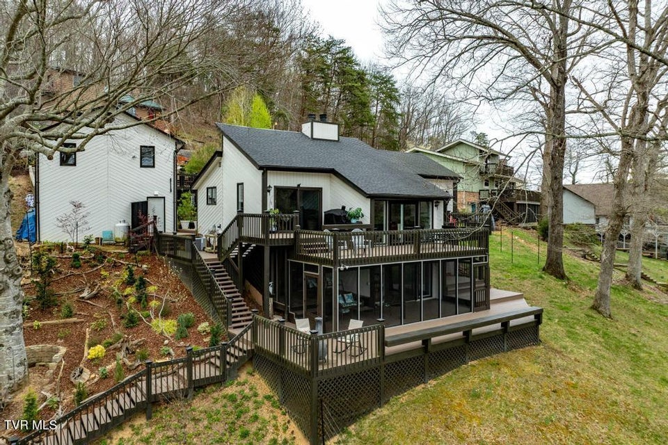 Photo #8: 487 Lakeshore Road