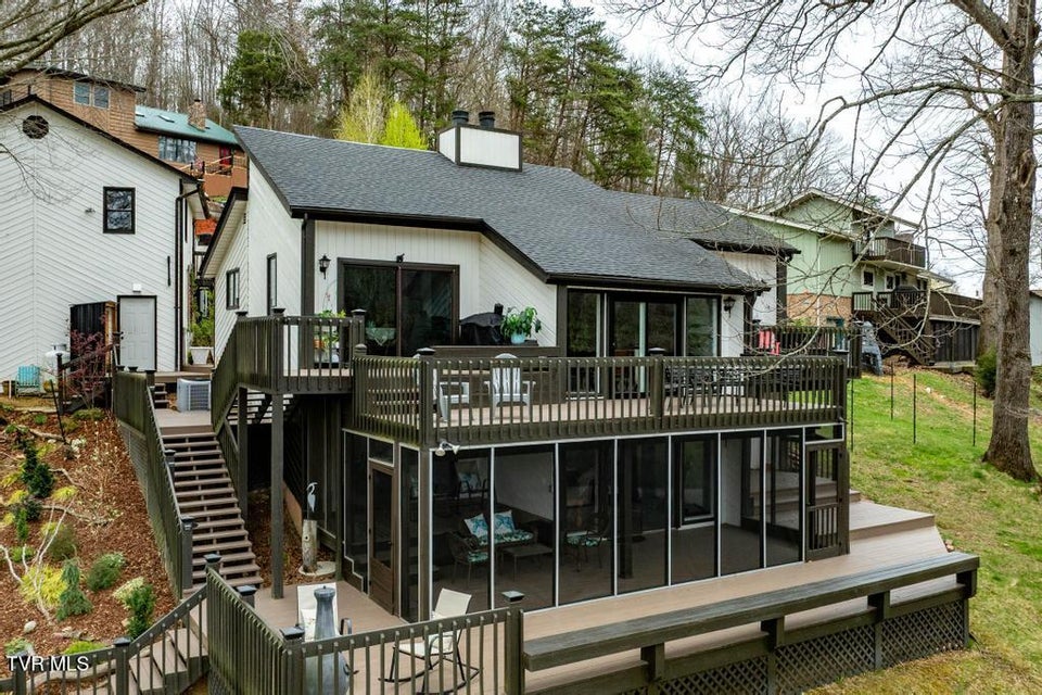 Photo #9: 487 Lakeshore Road