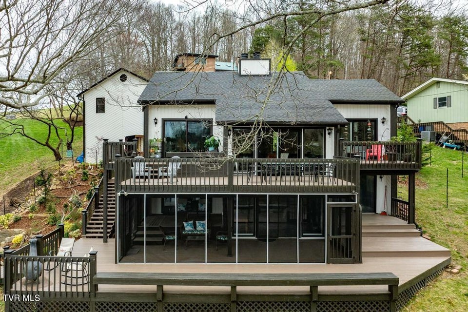 Photo #10: 487 Lakeshore Road