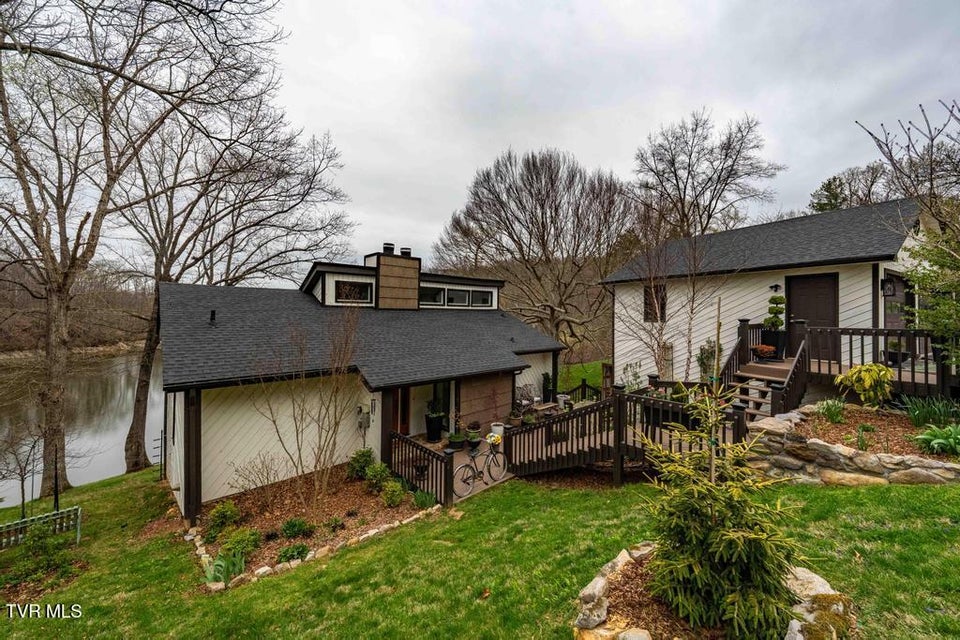 Photo #6: 487 Lakeshore Road