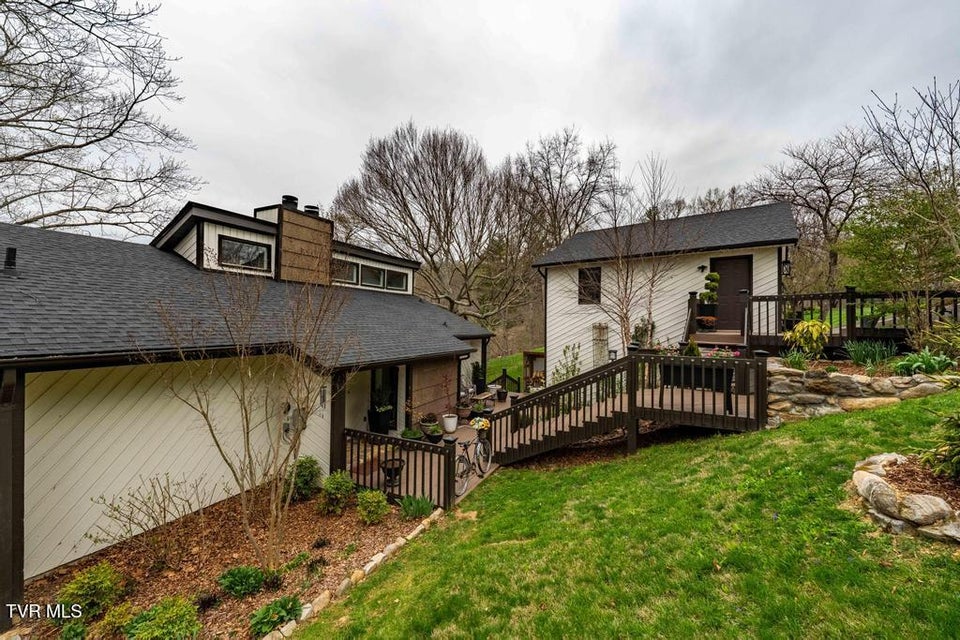 Photo #7: 487 Lakeshore Road