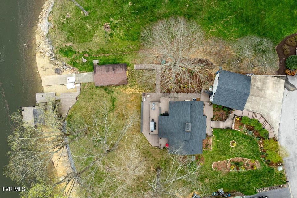 Photo #11: 487 Lakeshore Road