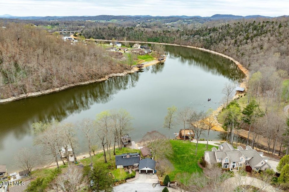 Photo #12: 487 Lakeshore Road