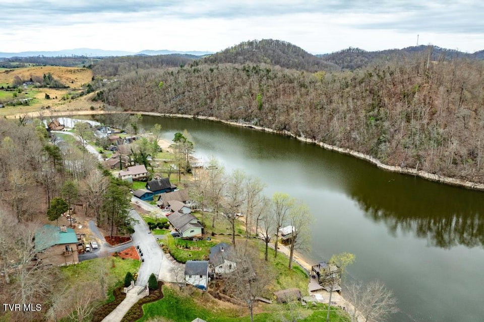 Photo #14: 487 Lakeshore Road