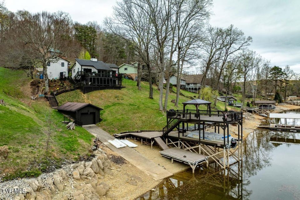 Photo #16: 487 Lakeshore Road