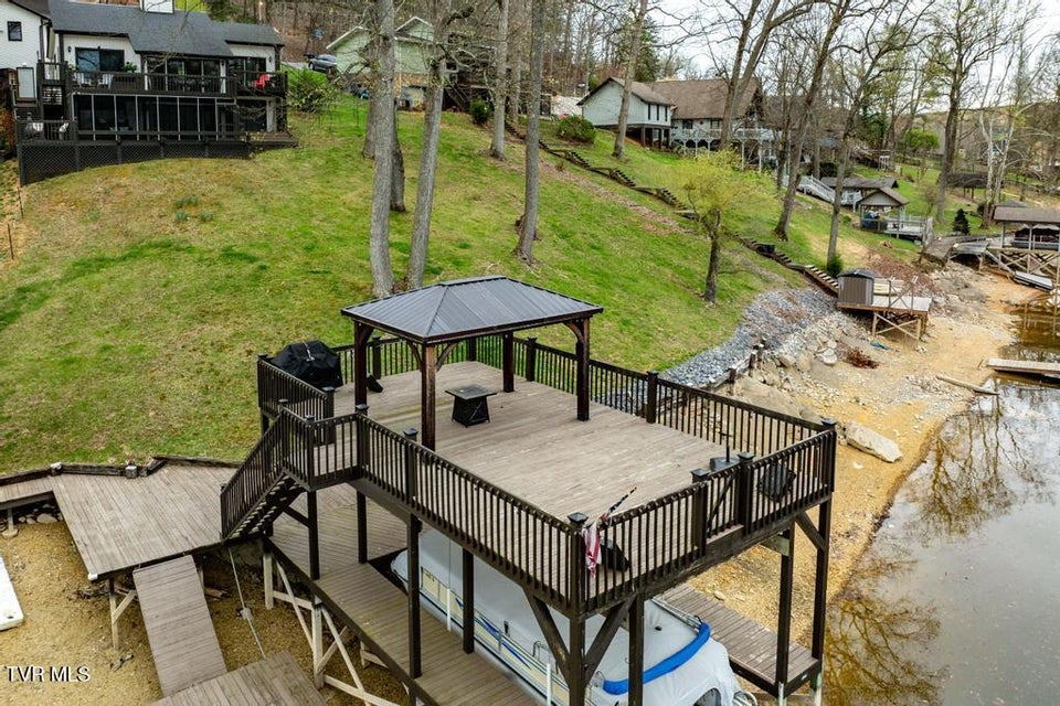 Photo #21: 487 Lakeshore Road