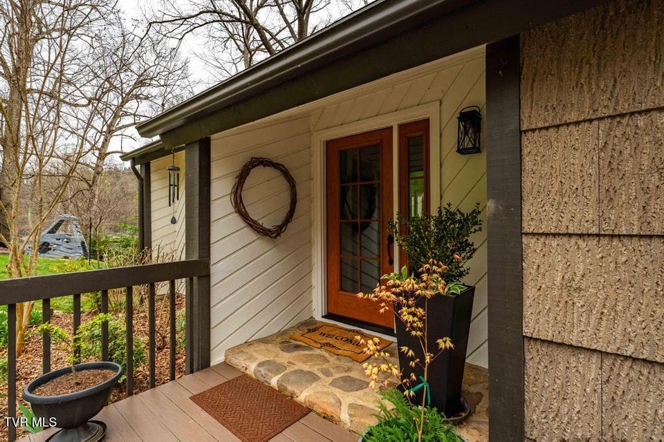 Photo #23: 487 Lakeshore Road