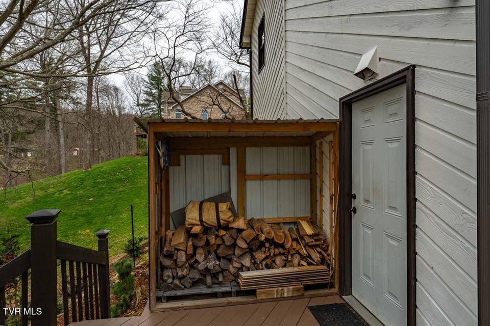 Photo #27: 487 Lakeshore Road