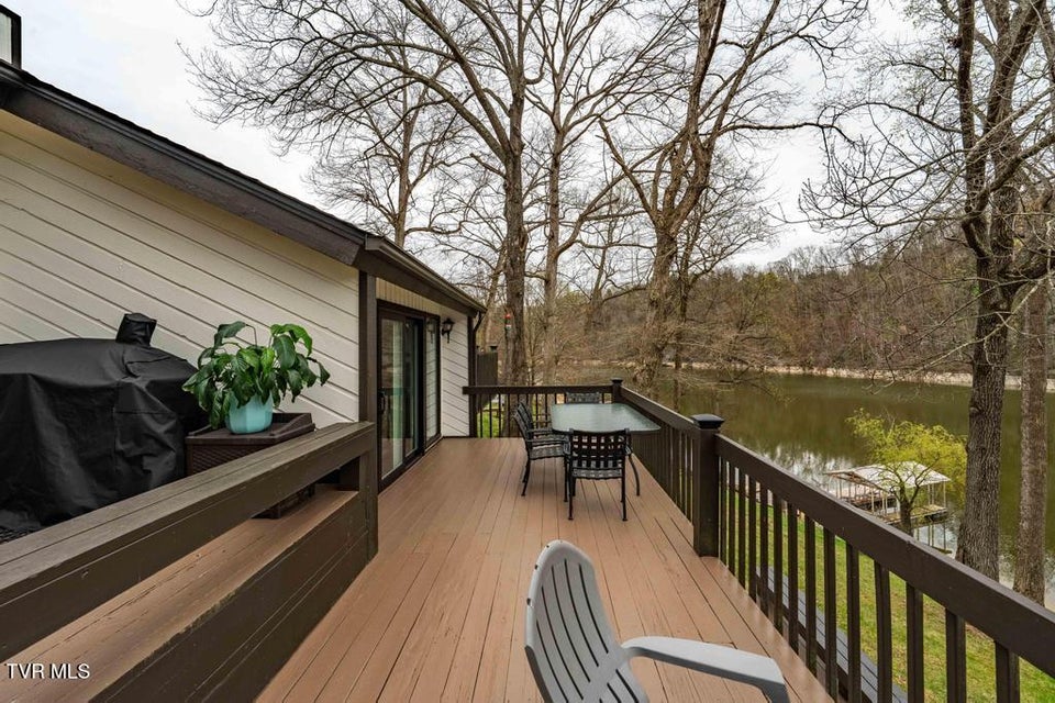 Photo #30: 487 Lakeshore Road