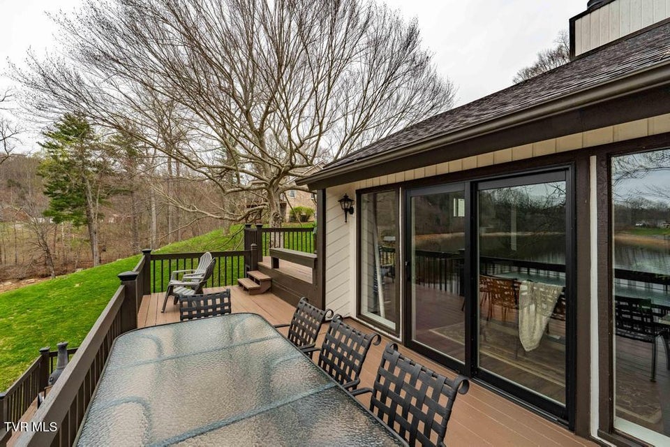 Photo #31: 487 Lakeshore Road