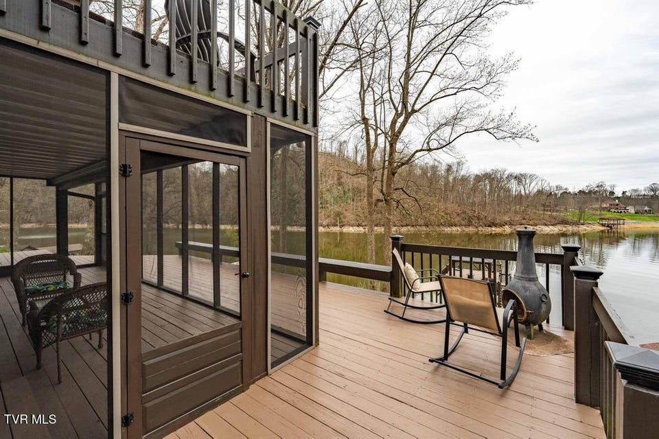 Photo #33: 487 Lakeshore Road