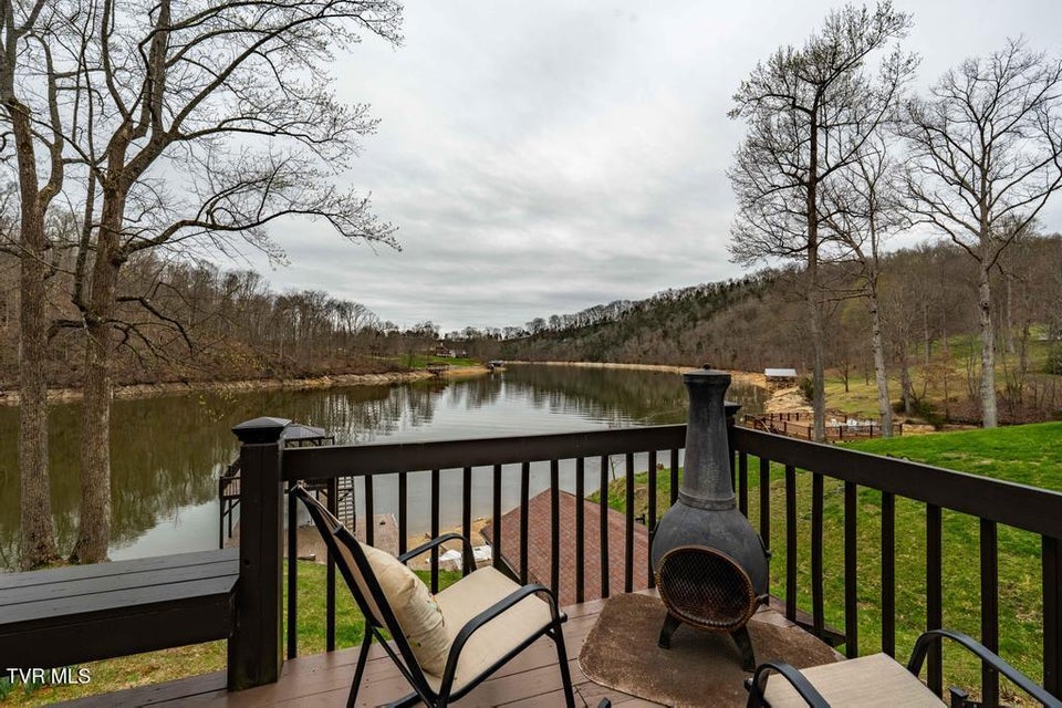 Photo #34: 487 Lakeshore Road