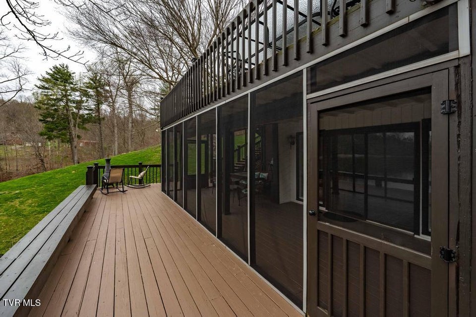 Photo #36: 487 Lakeshore Road