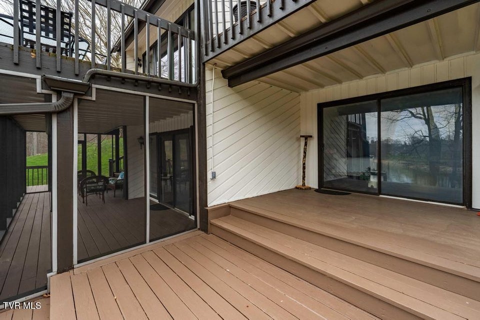 Photo #37: 487 Lakeshore Road