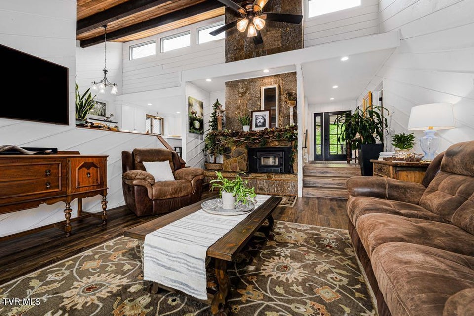 Photo #44: 487 Lakeshore Road