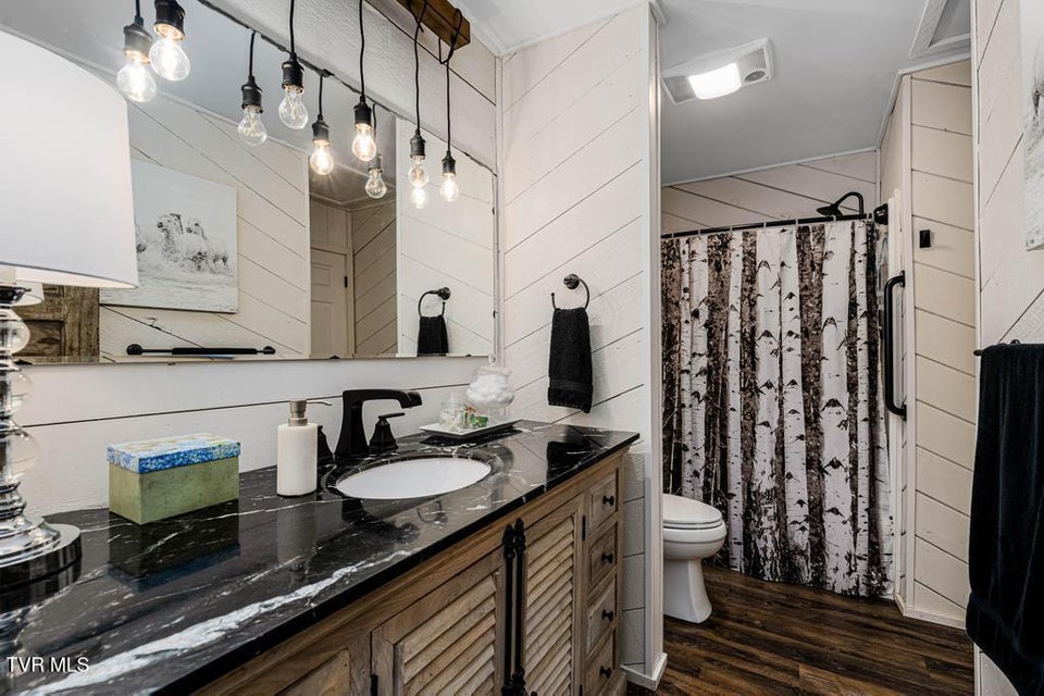 Photo #52: 487 Lakeshore Road