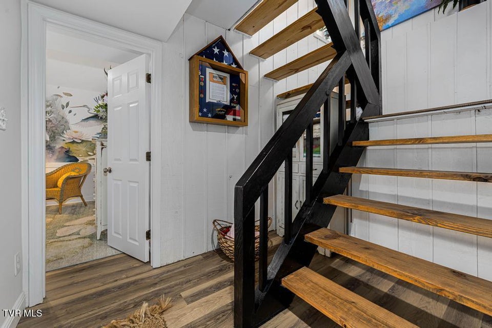 Photo #56: 487 Lakeshore Road