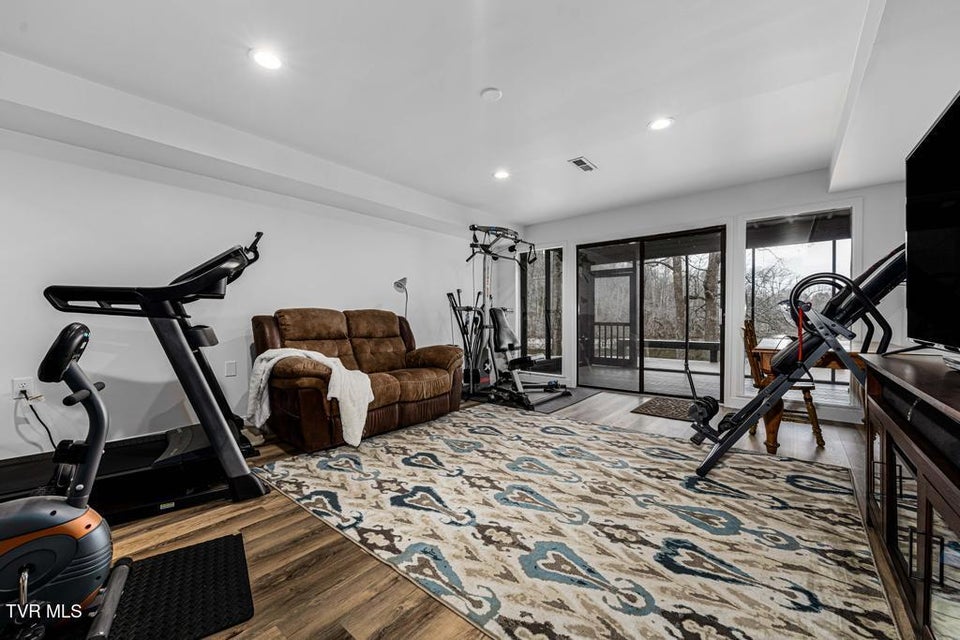 Photo #57: 487 Lakeshore Road